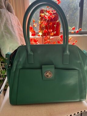 Kate Spade Structured green Leather  xL Satchel Handbag with Front Turn-Lock
